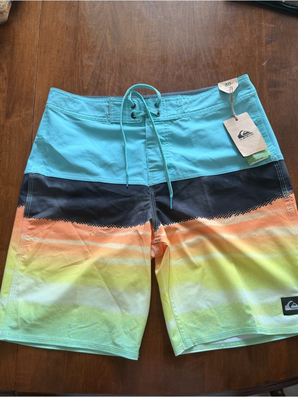 New Quiksilver Boardshorts Size 30 Surf Swim Shorts Beach Summer